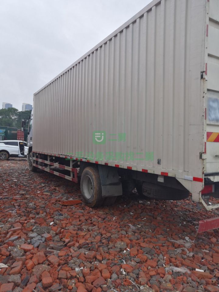 出售二手東風(fēng)天錦9米6單橋運輸車