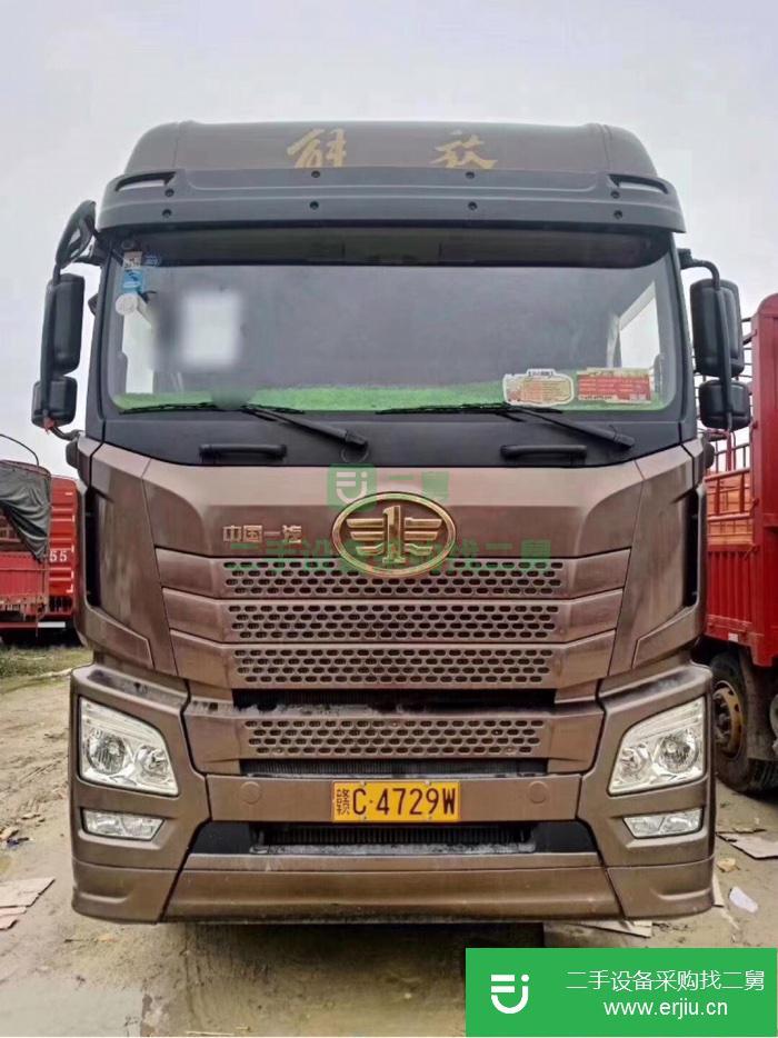 江西出售二手青島解放400馬力倉柵式載貨車