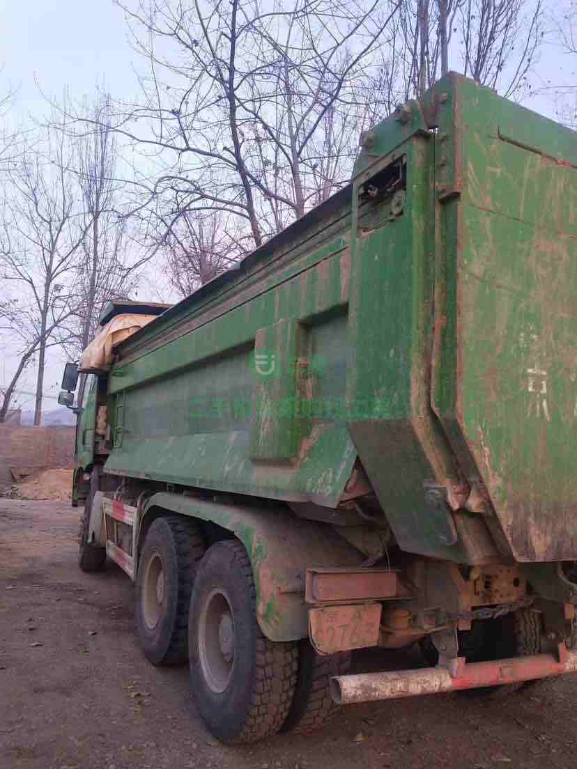 出售二手14年的解放340馬力自卸車