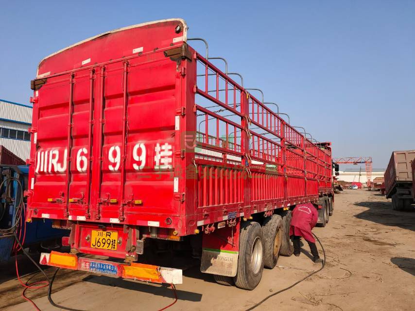 山東出售20年的通泰13米高欄帶手續(xù)半掛車