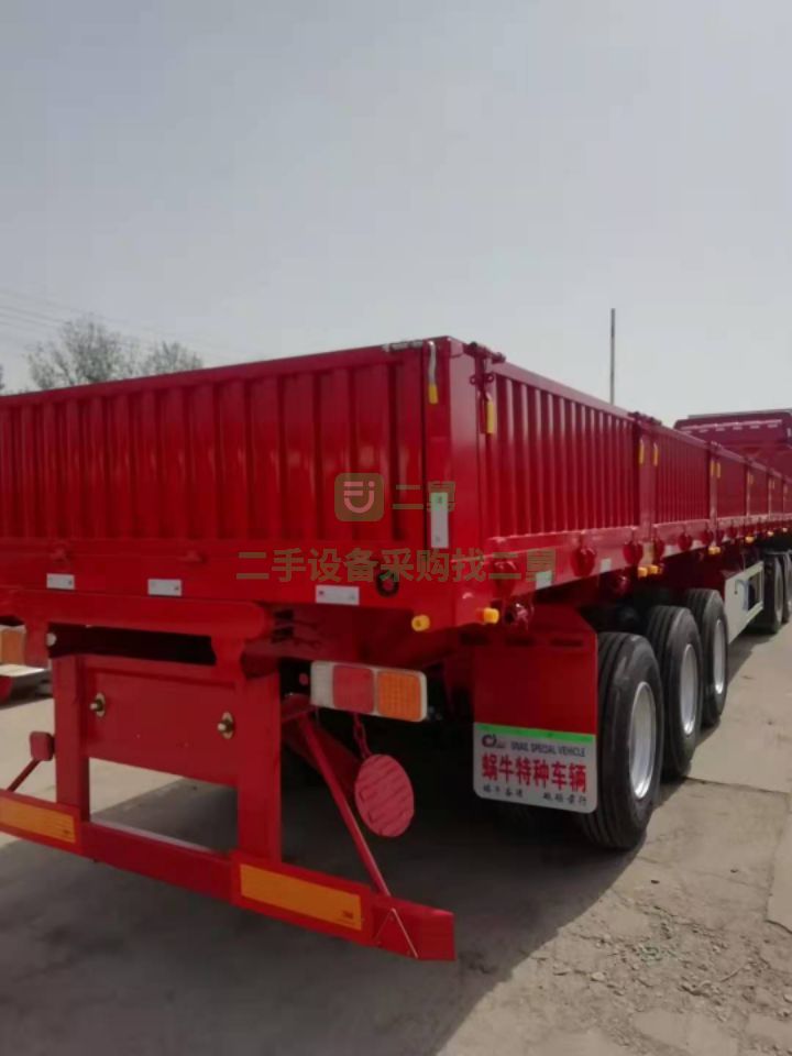出售20年九成新以上的側(cè)翻標(biāo)車半掛車