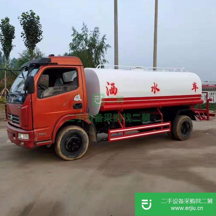 山東出售二手養(yǎng)護(hù)路面灑水車