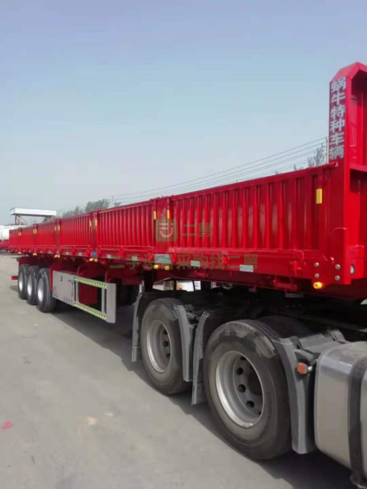 出售20年九成新以上的側(cè)翻標(biāo)車半掛車
