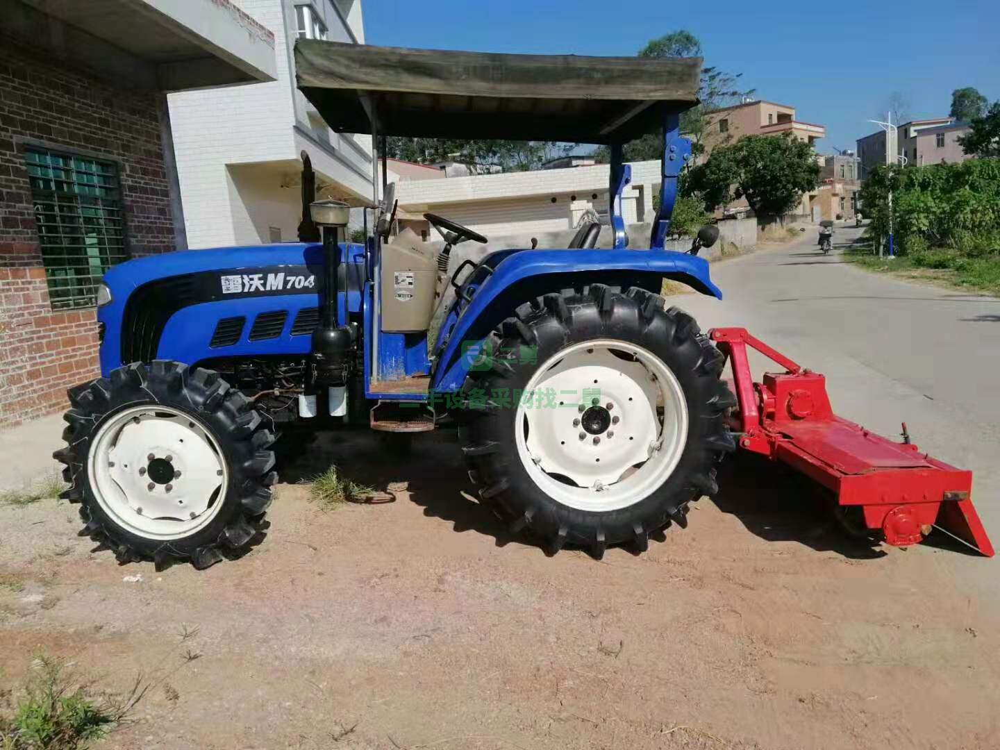 出售一臺(tái)久保田704型號拖拉機(jī)