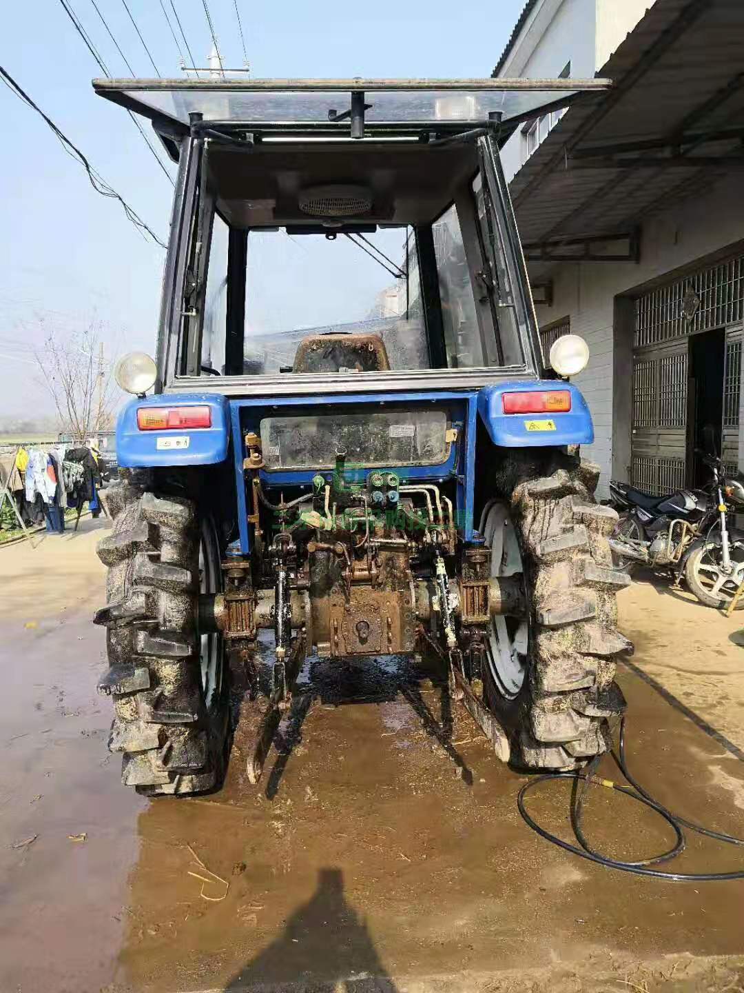 出售一臺(tái)雷沃M804型號(hào)拖拉機(jī)