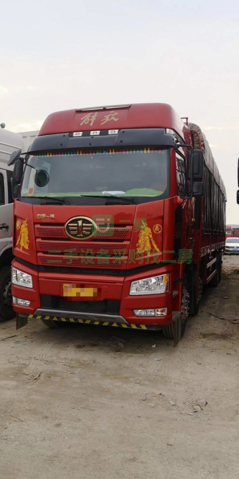 出售二手20年的解放國六460馬力貨車