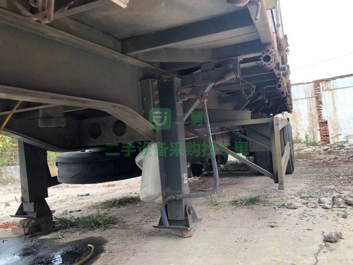 出售二手19年的13米標車側翻半掛車