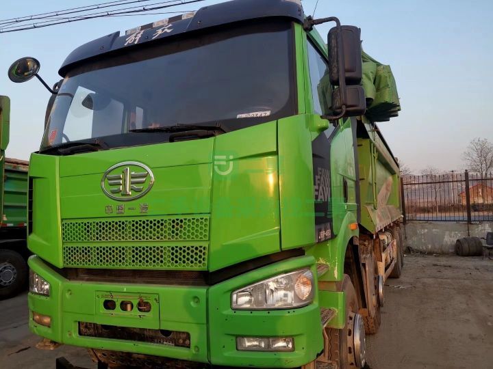 出售二手的18年的解放J6前四后八自卸車