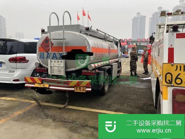 福建出售二手國(guó)五5噸油罐車(chē)可提檔