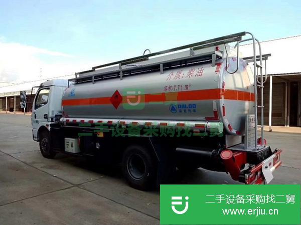 四川出售二手東風多利卡8噸油罐車上好牌