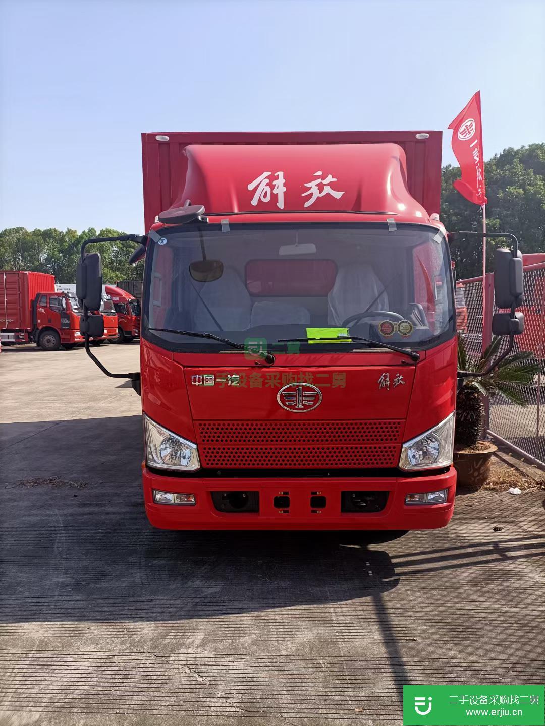 上海出售二手一汽解放輕卡120馬力國(guó)五箱式貨車(chē)