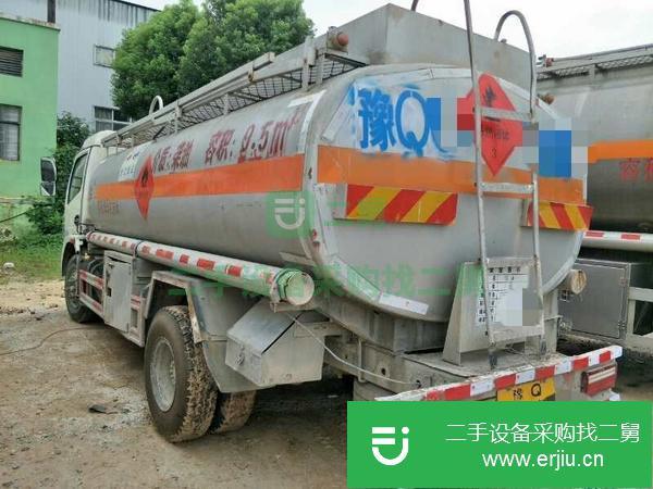 山東出售二手8噸油罐車手續(xù)齊全