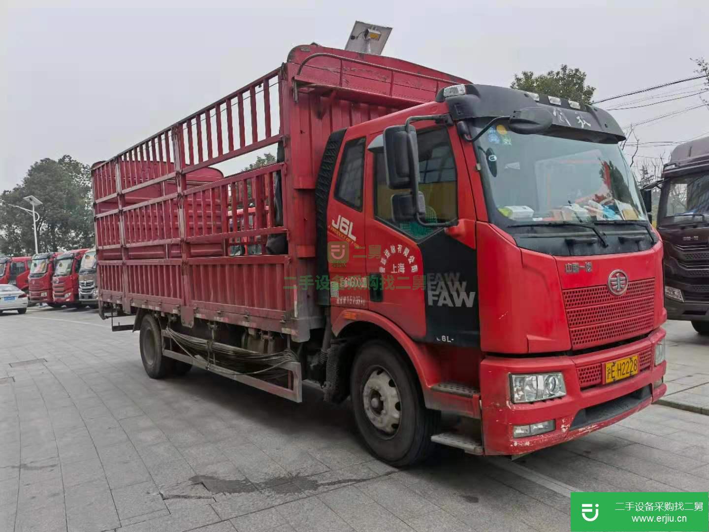 上海出售二手一汽解放160馬力國五高欄載貨車