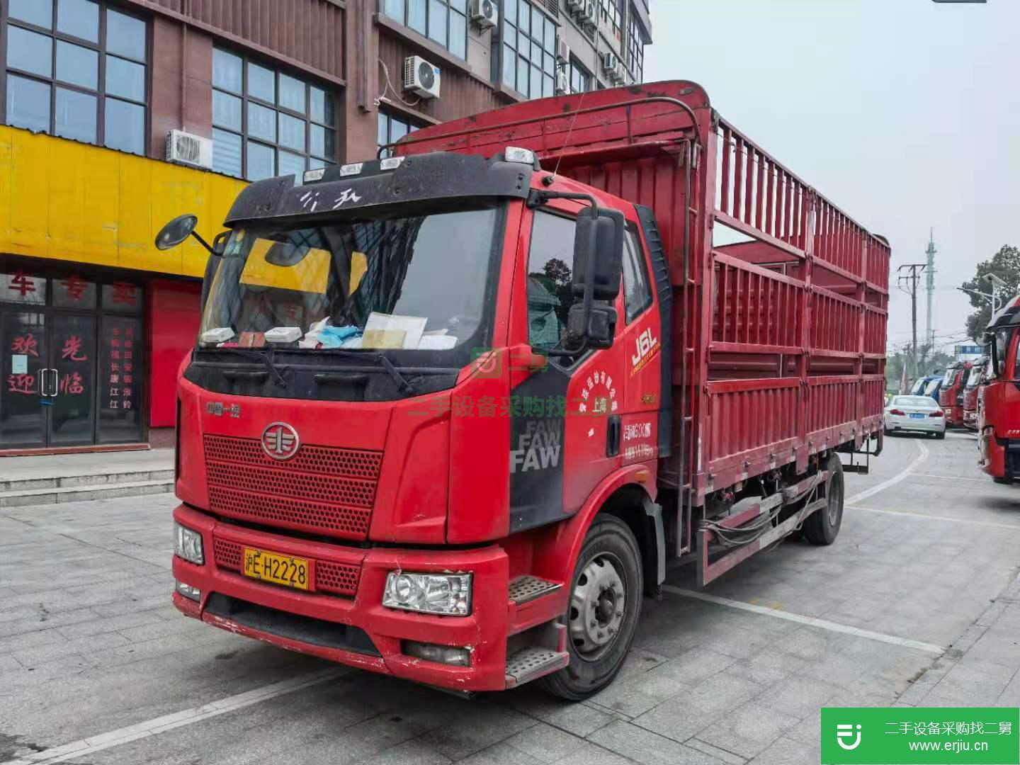 上海出售二手一汽解放160馬力國五高欄載貨車