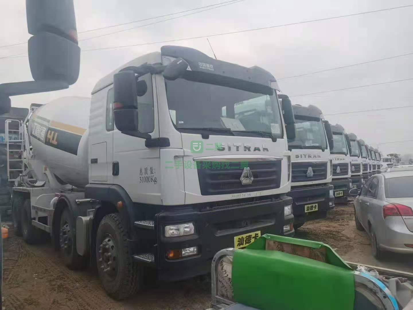 出售一臺重汽頂配汕德卡國五排放攪拌車，唐山鴻達十四方攪拌車