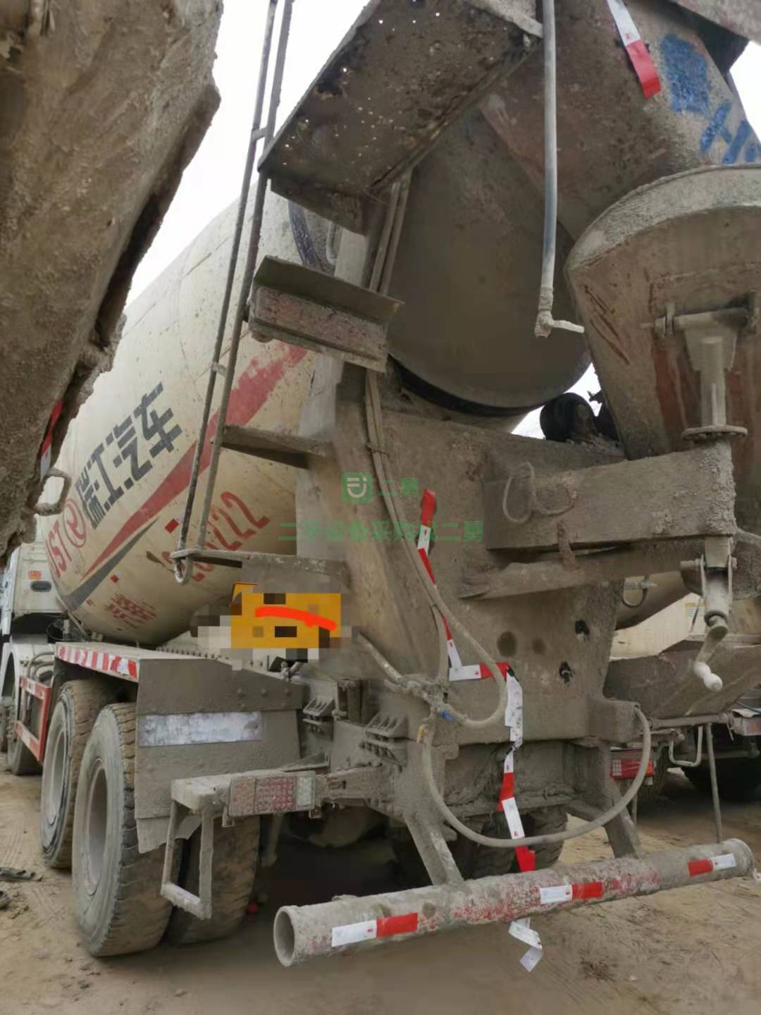 出售一臺17年豪沃瑞江攪拌車，國五，重汽發(fā)動(dòng)機(jī)