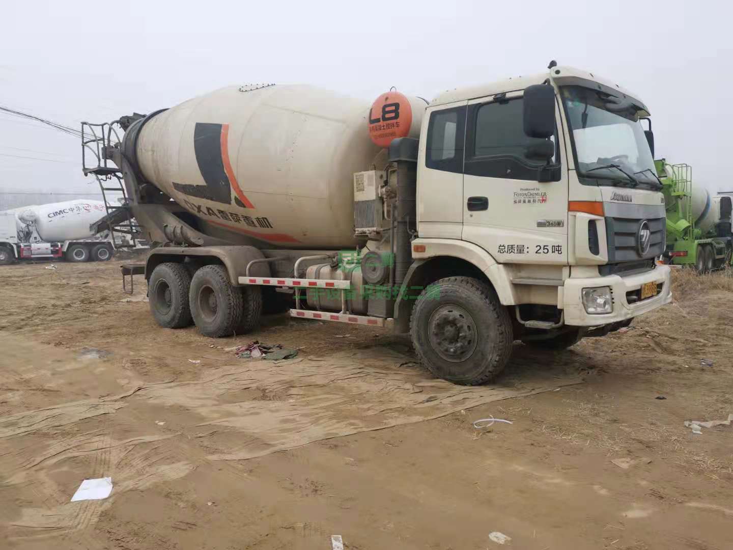 出售一臺(tái)13年國(guó)三歐曼攪拌車(chē)，濰柴發(fā)動(dòng)機(jī)，340馬力大十四拉十六方