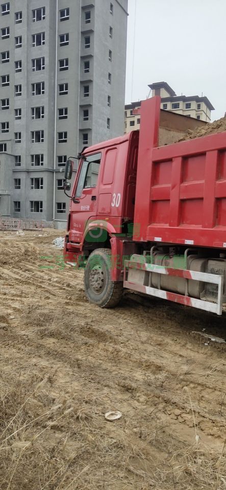 山東出售二手14年的國四豪沃后八輪自卸車