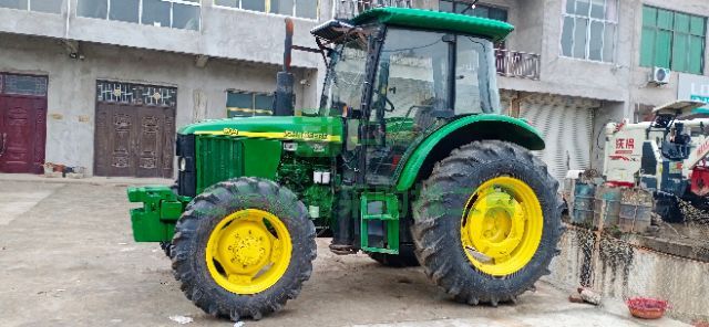 轉讓15年的二手九成新的迪爾904拖拉機