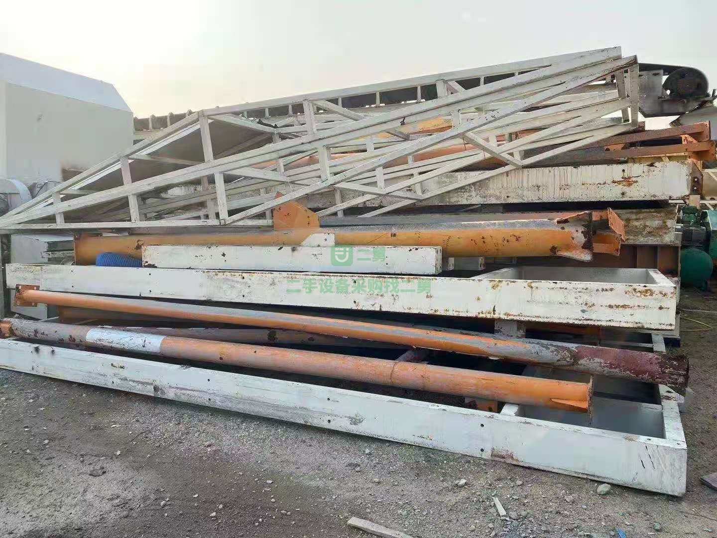 出售一臺(tái)中聯(lián)精品180站攪拌站，方量少成色9成新