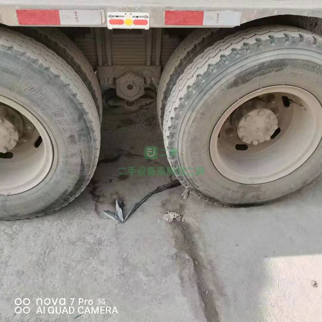 出售一臺國五大8方，小雙橋攪拌車，重汽豪曼