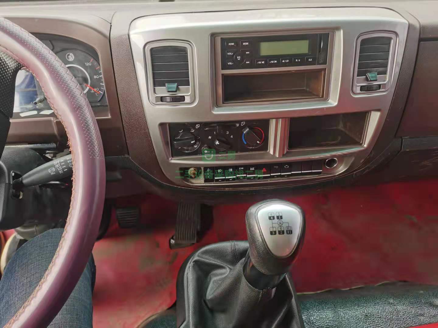 出售2018年5月的重汽王牌4.2米輕型倉柵式貨車
