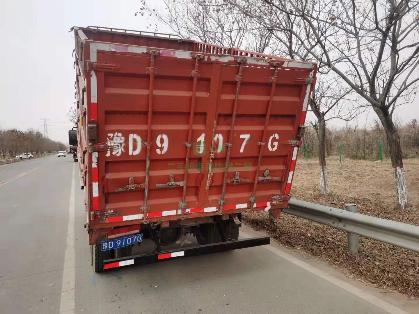 出售2018年5月的重汽王牌4.2米輕型倉柵式貨車