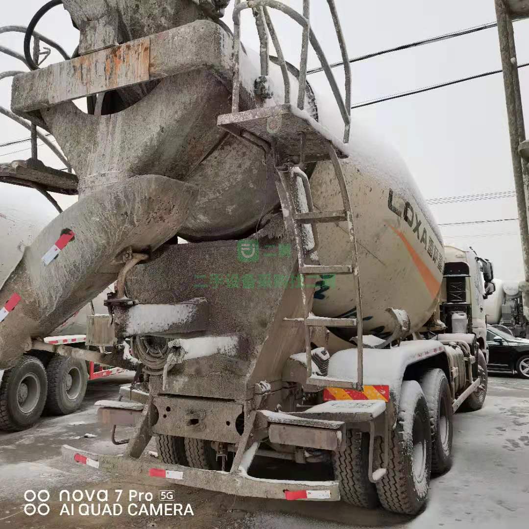 出售一臺16年大12方歐曼攪拌車，336馬力