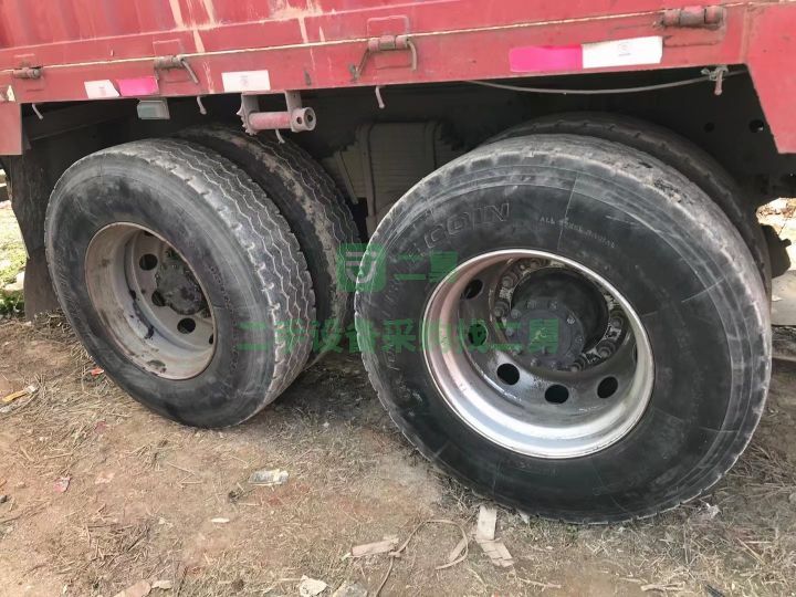 出售解放JH6貨車前四后八9.6米，400馬力濰柴，19年8月國五帶全保