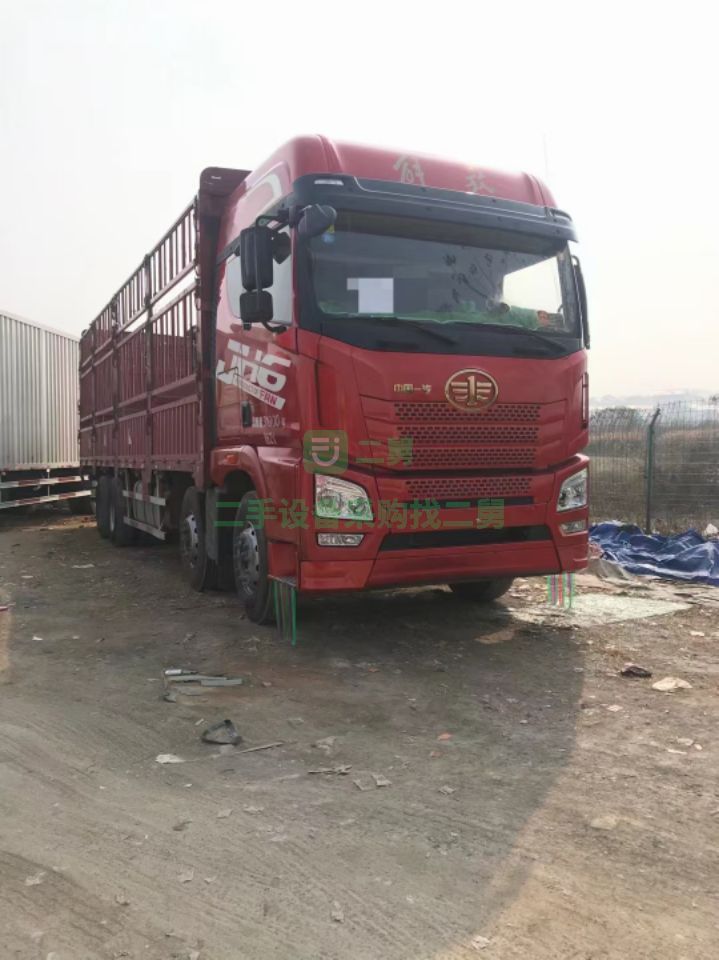 出售解放JH6貨車前四后八9.6米，400馬力濰柴，19年8月國五帶全保