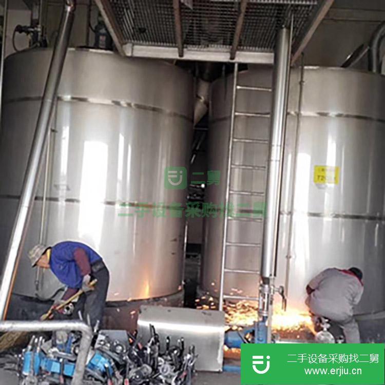 山東出售二手10噸立式不銹鋼儲罐