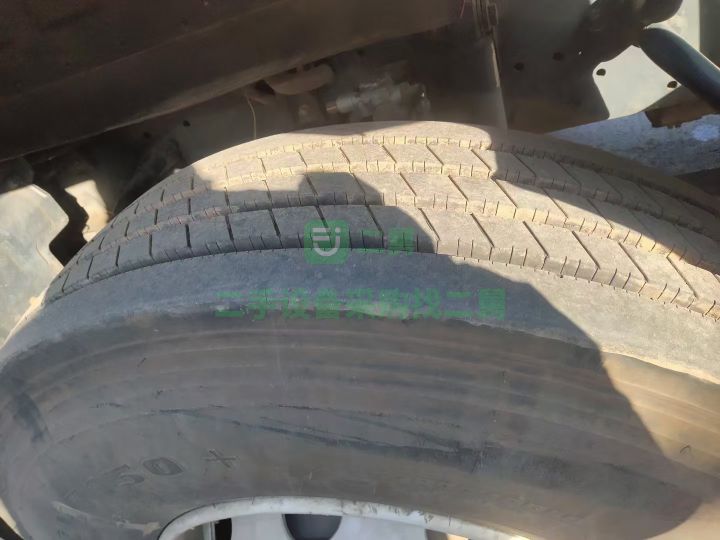 出售解放捍衛400馬力牽引車兩年正全保險