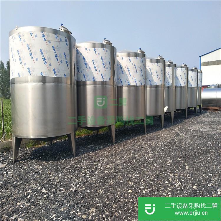 山東出售二手不銹鋼材質立式5噸儲罐
