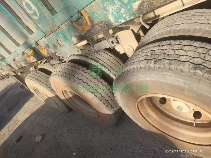 出售二手的13米60標箱2.55寬半掛車一臺