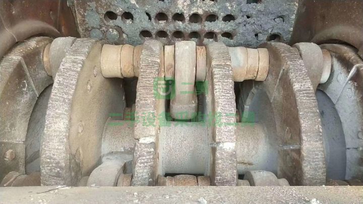 出售18年山東金寶山1618箱式破碎機雙185千瓦電機