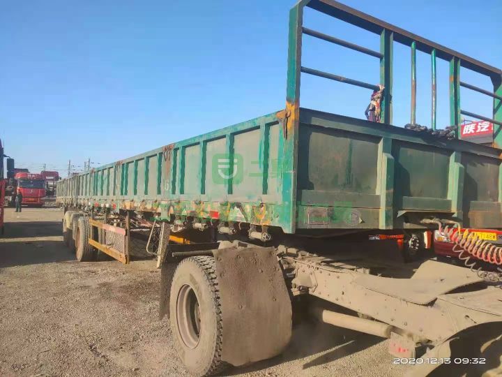 出售二手的13米60標箱2.55寬半掛車一臺