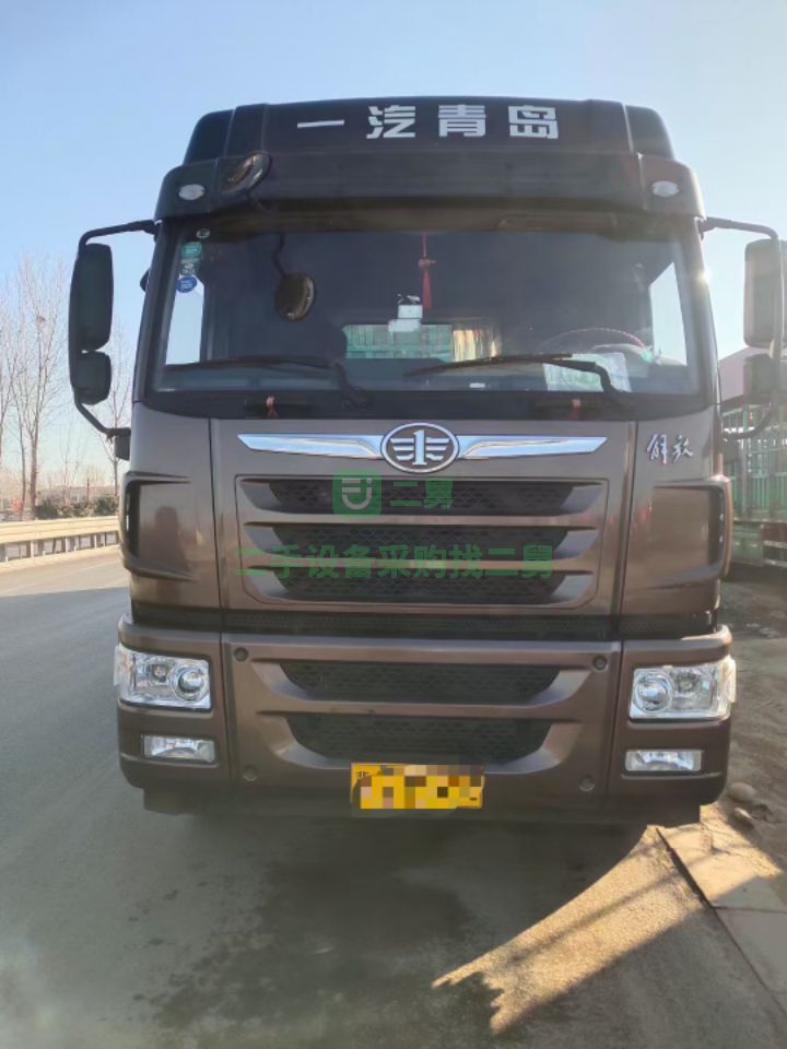 出售解放捍衛400馬力牽引車兩年正全保險