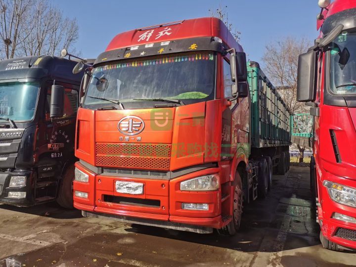 出售二手的解放j6p18年7月420馬力牽引車
