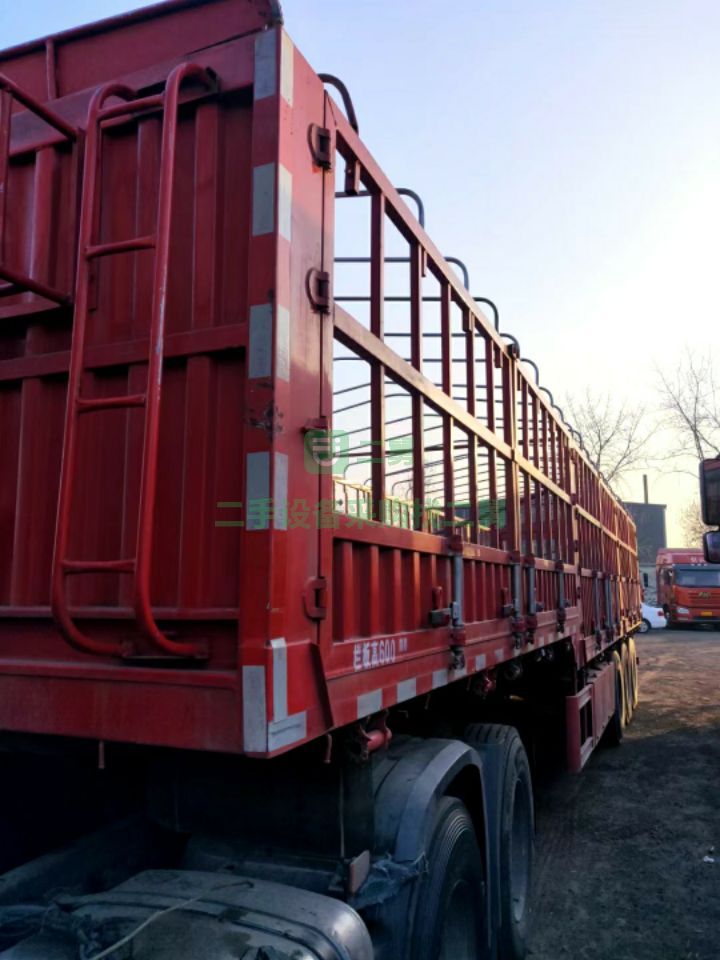 河北出售二手的九成新的13米2.55米高欄大開半掛車