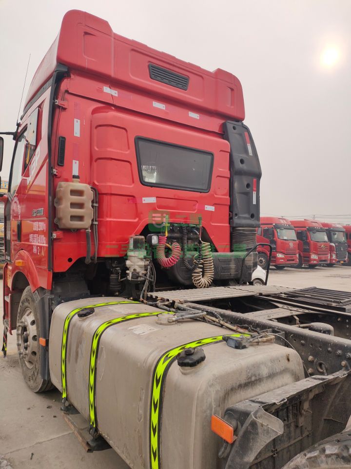 出售一汽解放J6p牽引車420馬力，錫柴發(fā)動機一汽解放變速箱