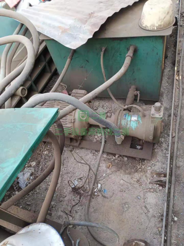 河南出售二手的廢鋼加工設(shè)備金屬壓塊機