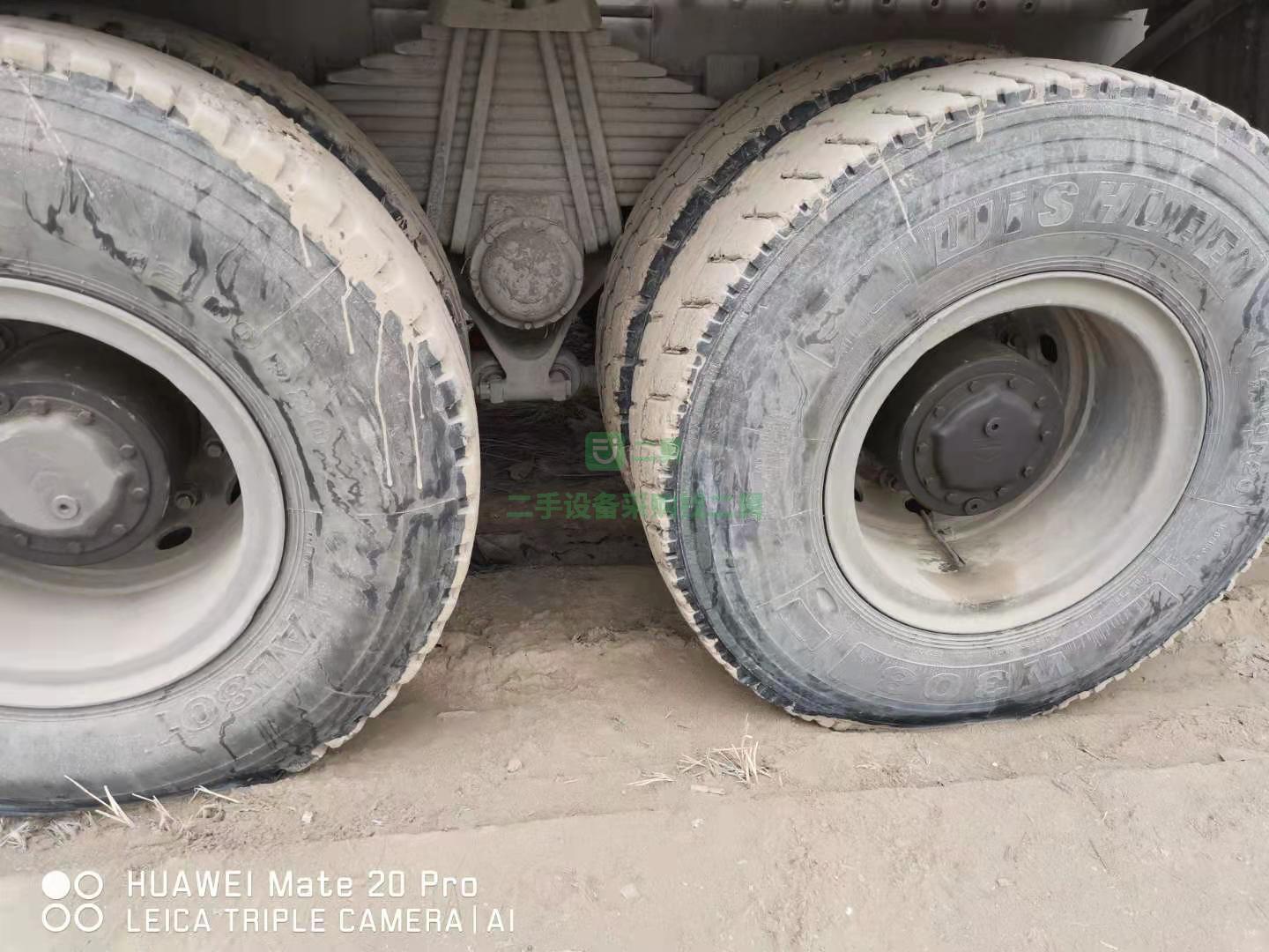 出售一臺17年豪沃重汽發(fā)動機(jī)攪拌車，純進(jìn)口PMP減速機(jī)