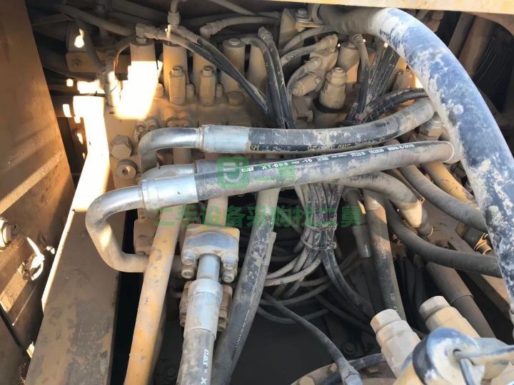 出售二手14年的八成新的卡特336D挖掘機