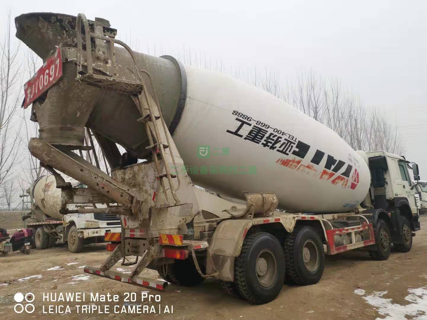 出售一臺(tái)17年底豪沃國(guó)五排放量，重汽發(fā)動(dòng)機(jī)攪拌車