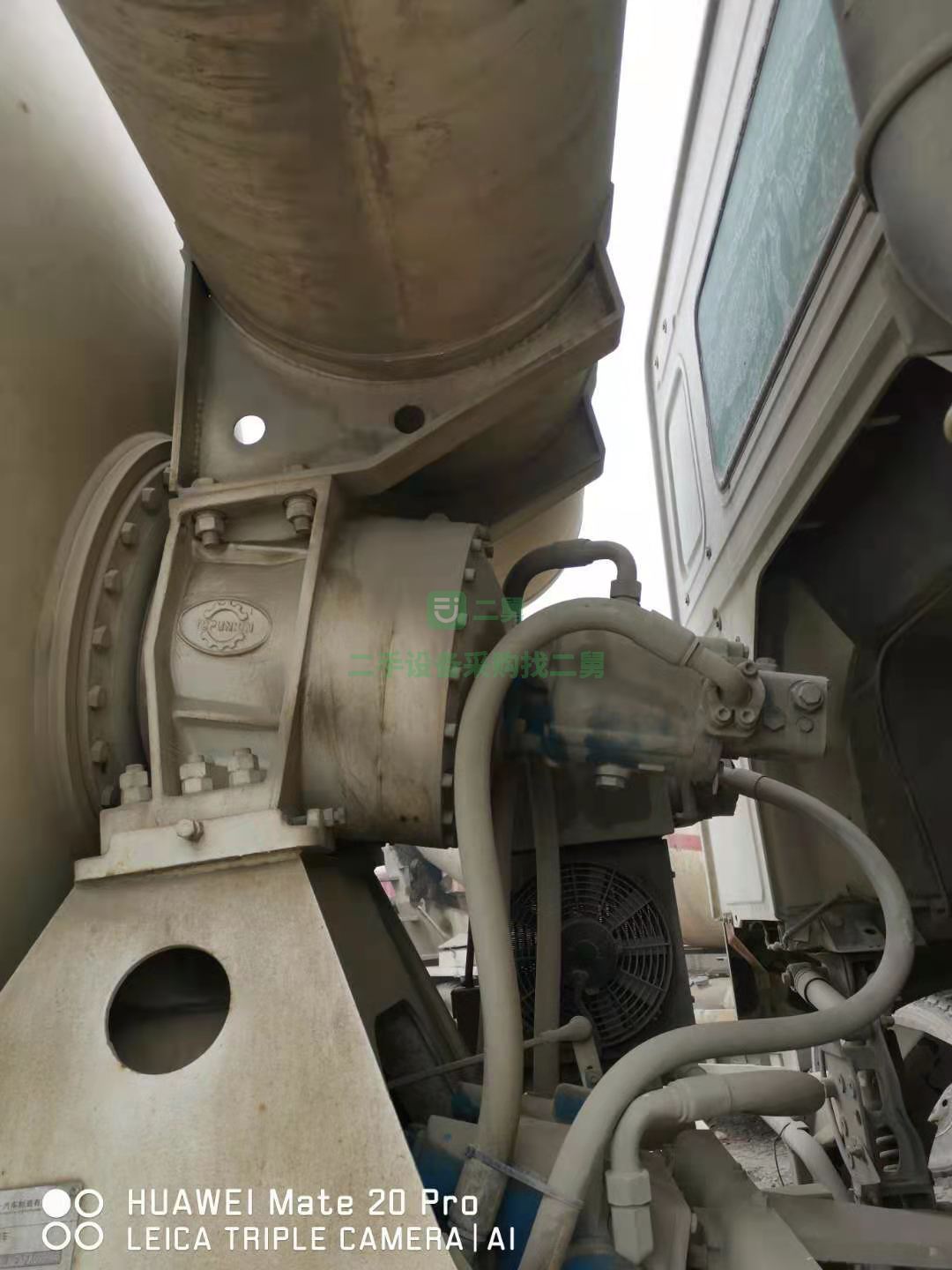 出售一臺15年國四豪沃十二方攪拌車，重汽發動機