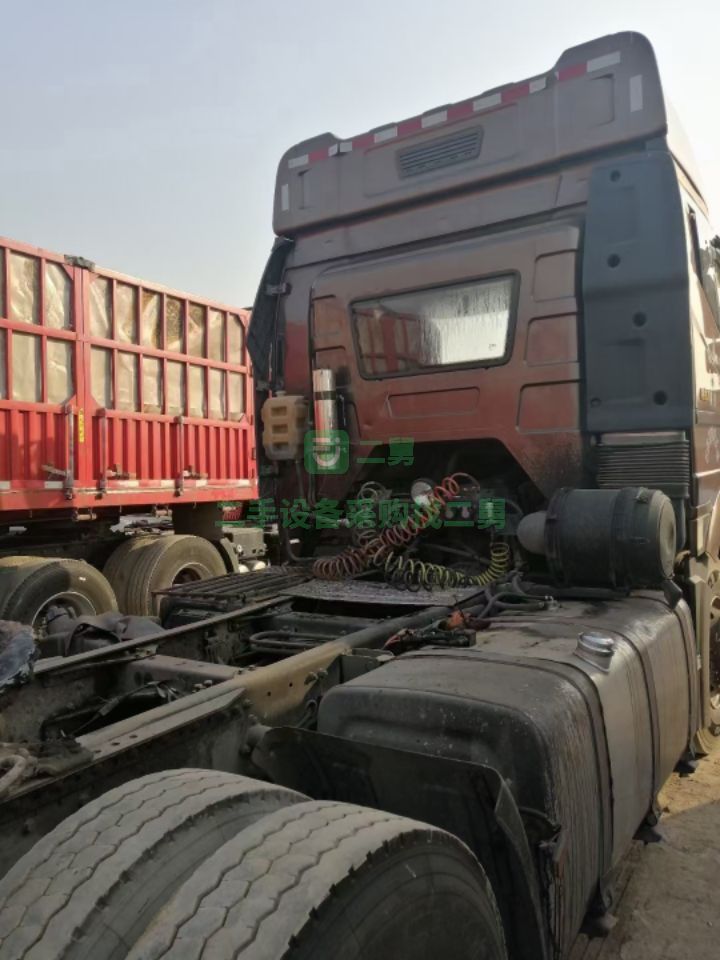 出售16年9月全險(xiǎn)國(guó)四解放勾六牽引車460雙驅(qū)