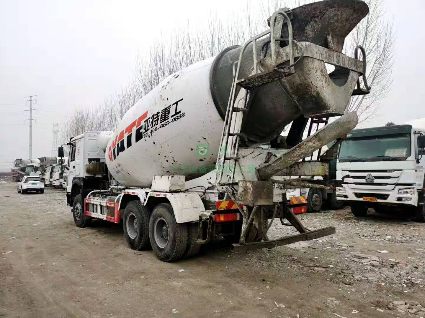 出售一臺18年豪沃亞特  大十四方攪拌車