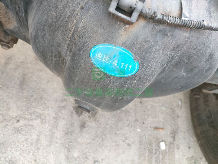 出售二手九成新的青島解放悍威400馬力牽引車