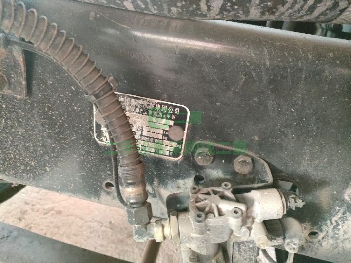 出售二手17年的青島解放jH6/500馬力牽引車