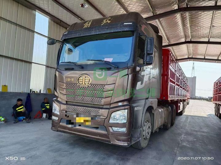 出售二手的解放JH6牽引車18年7月，帶全保